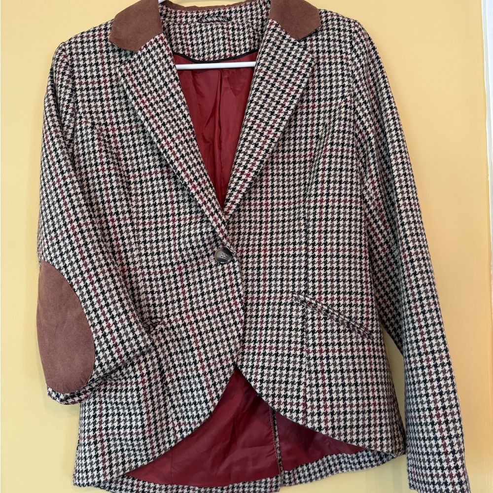 Vintage Classic Houndstooth Blazer with Brown Elbow Patches